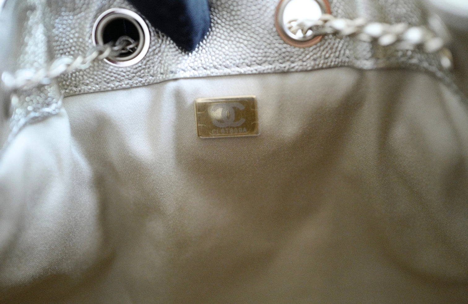 NEW Chanel 25A Small Hobo Bag Light Gold Caviar Leather LGHW