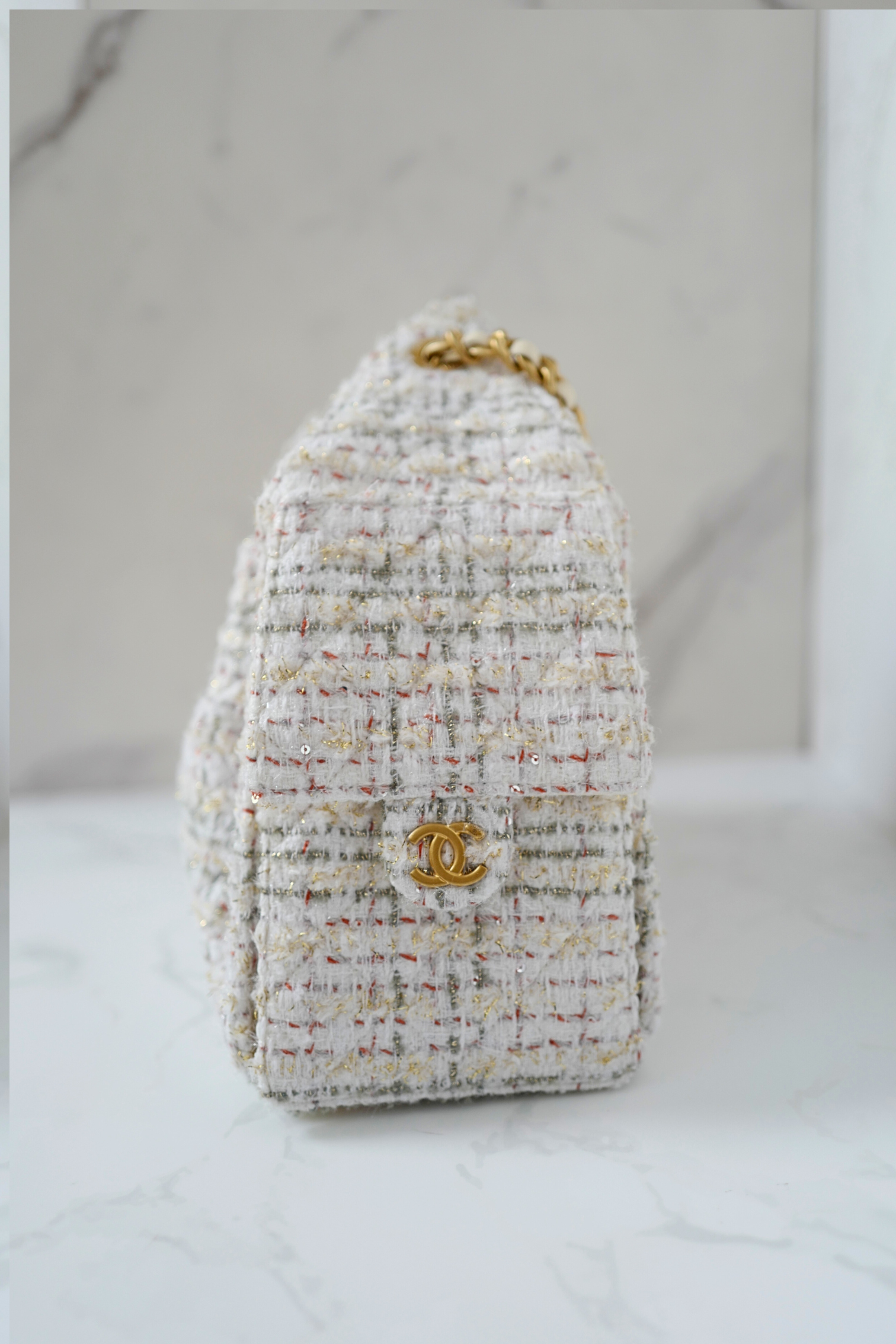 NEW Chanel 25A Small Hobo in Light Tweed with Gold Hardware