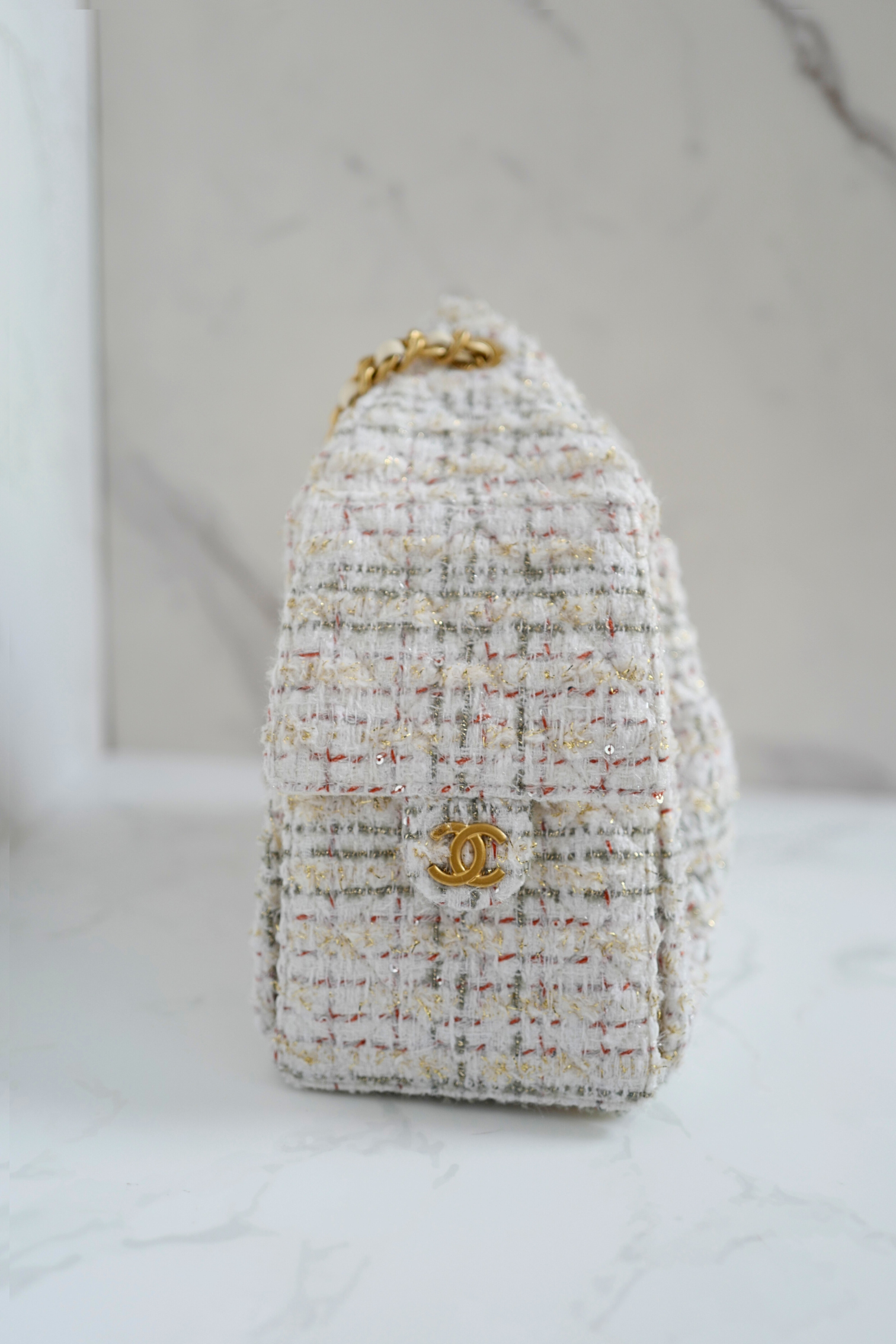 NEW Chanel 25A Small Hobo in Light Tweed with Gold Hardware