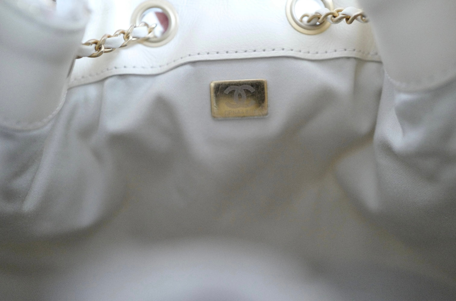 NEW Chanel 25A Small Hobo in Light Tweed with Gold Hardware