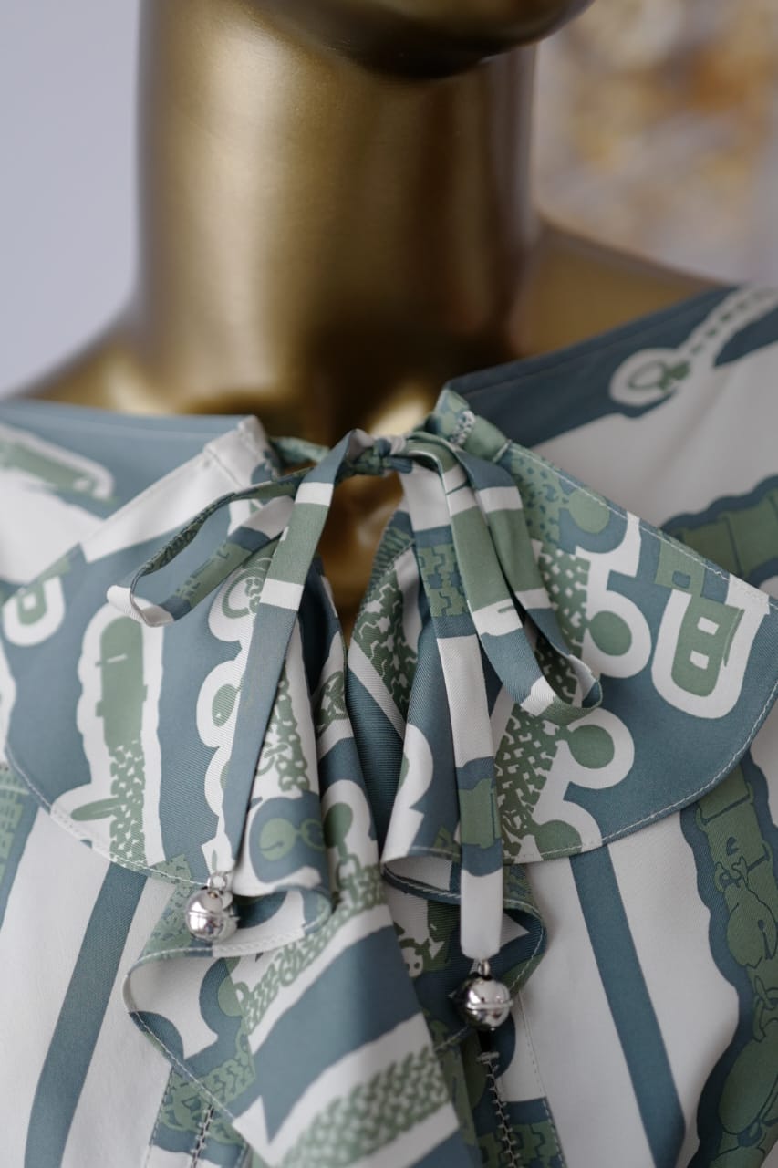 未使用★HERMES★シルク★Tresor de Medor★ブラウス 未使用☆HERMES☆シルク☆Tresor de Medor☆ブラウス