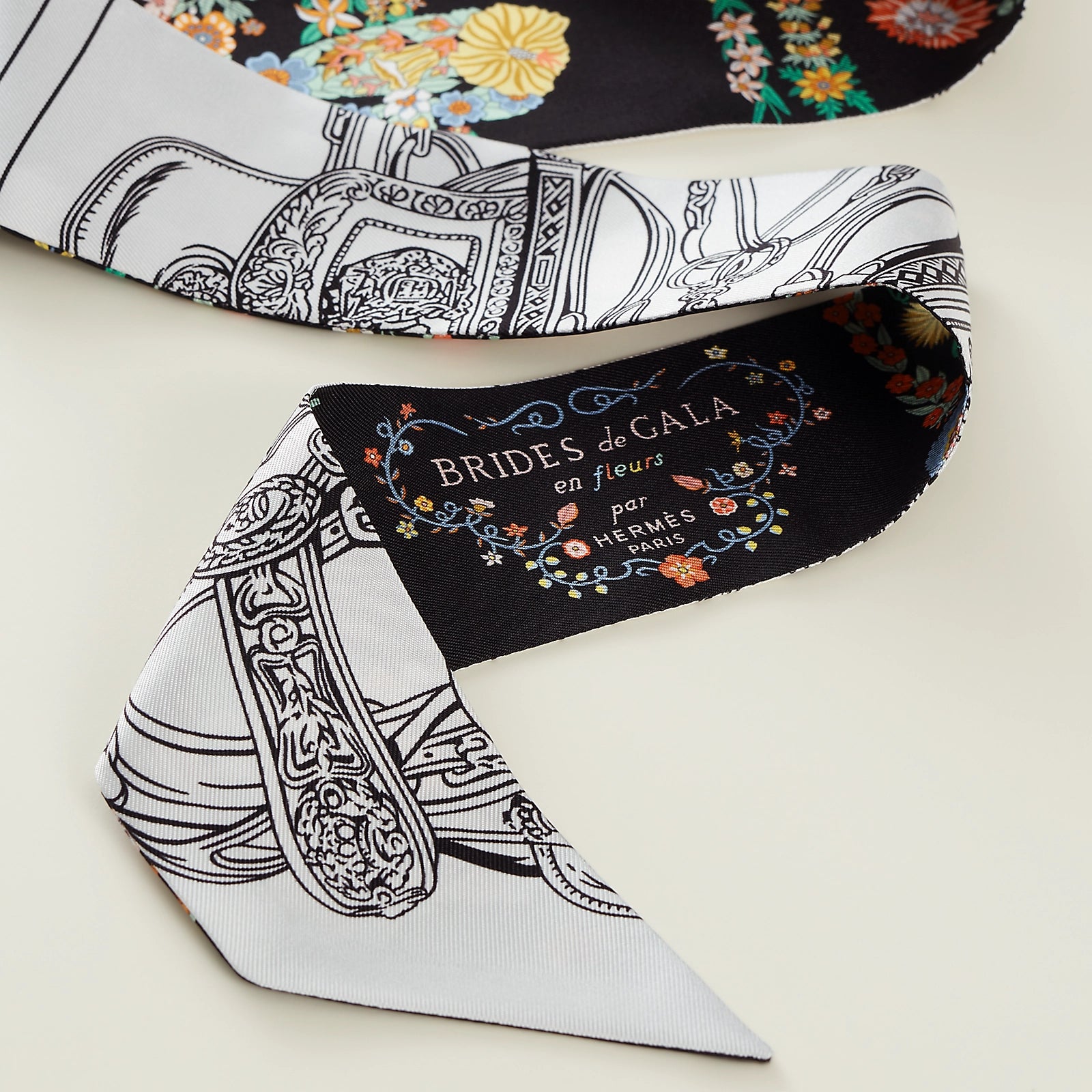 BNIB Hermes Brides de Gala en Fleurs Twilly in noir / multicolor / blanc