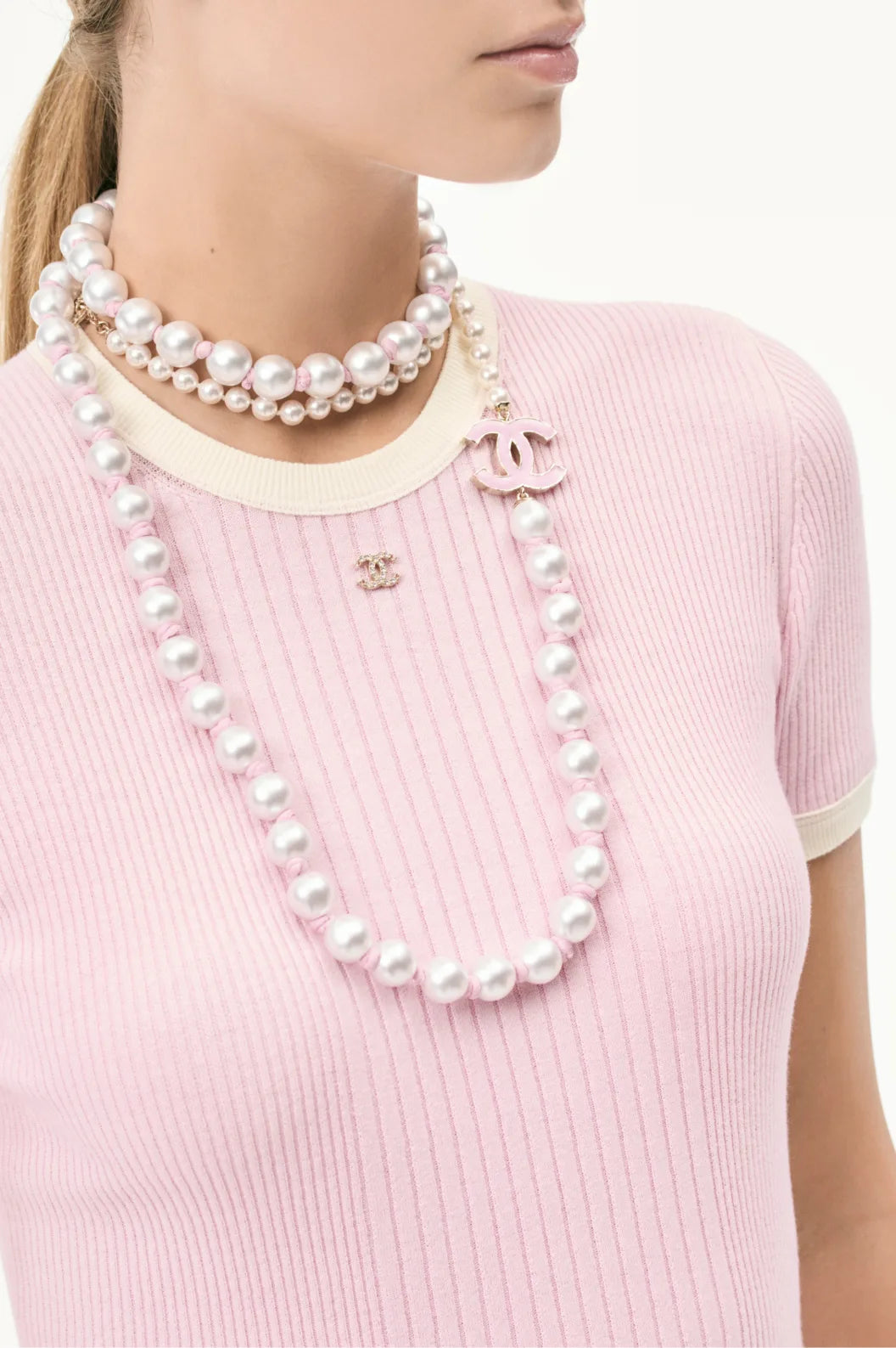 NEW Chanel Coco Beach 2025 Collection T-Shirt size 38 NEW Chanel Coco Beach 2025 Collection T-Shirt size 38