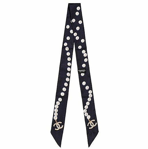 BNIB Chanel 25P Navy CC Logo Pearl Scarf