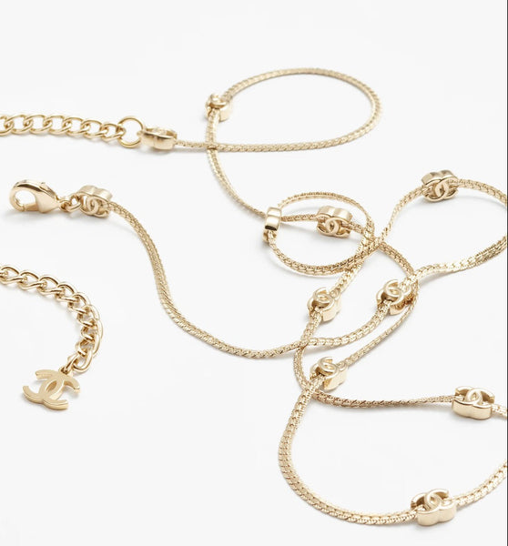 Chanel CC 22 gold chain belt / necklace Shop CHANEL Chain &Leather Loop CC Medallion Belt  main image 4