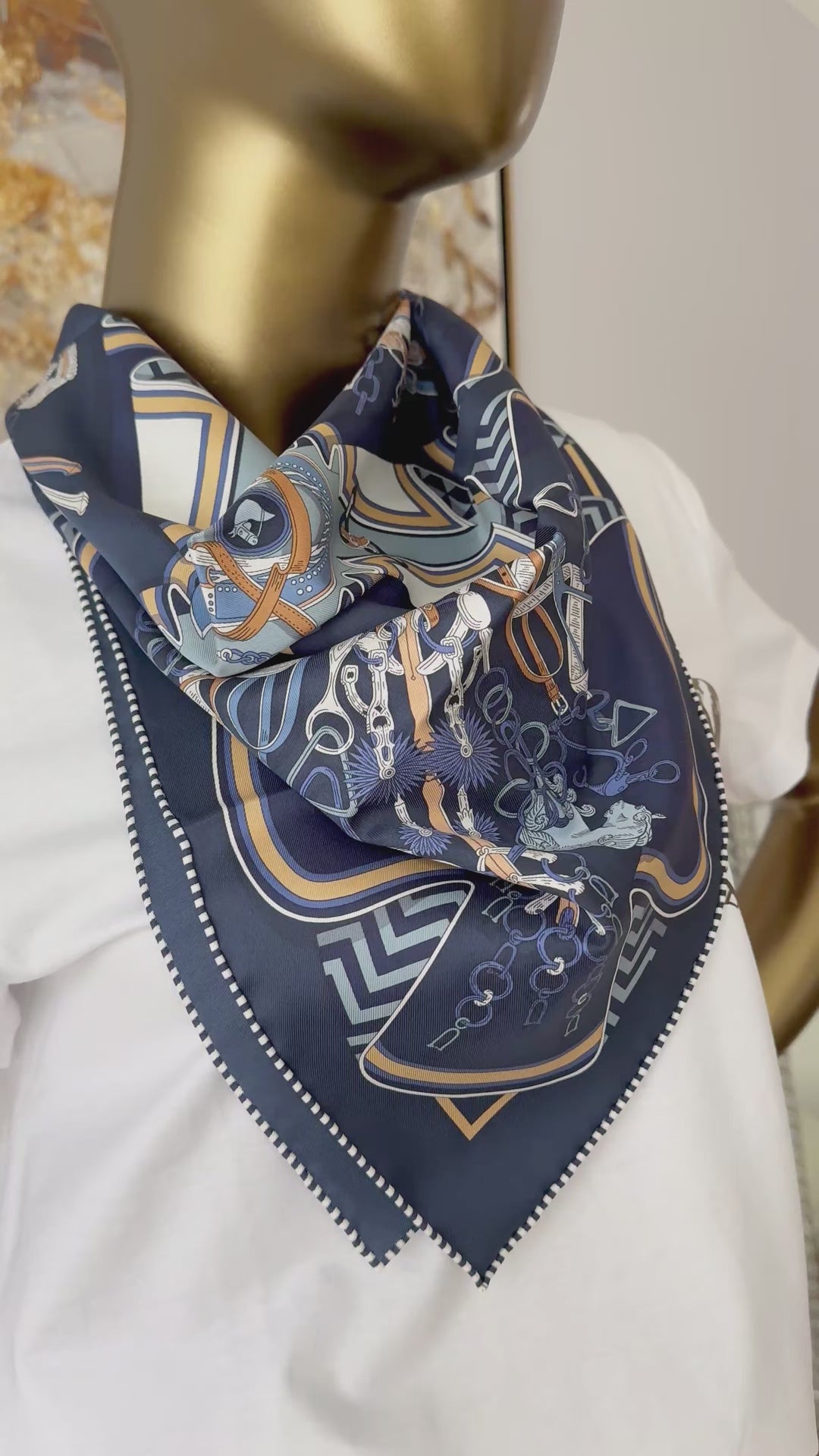 BNIB HERMÈS Bouquets Sellier scarf 70 in Marine / Bleu Jeans
