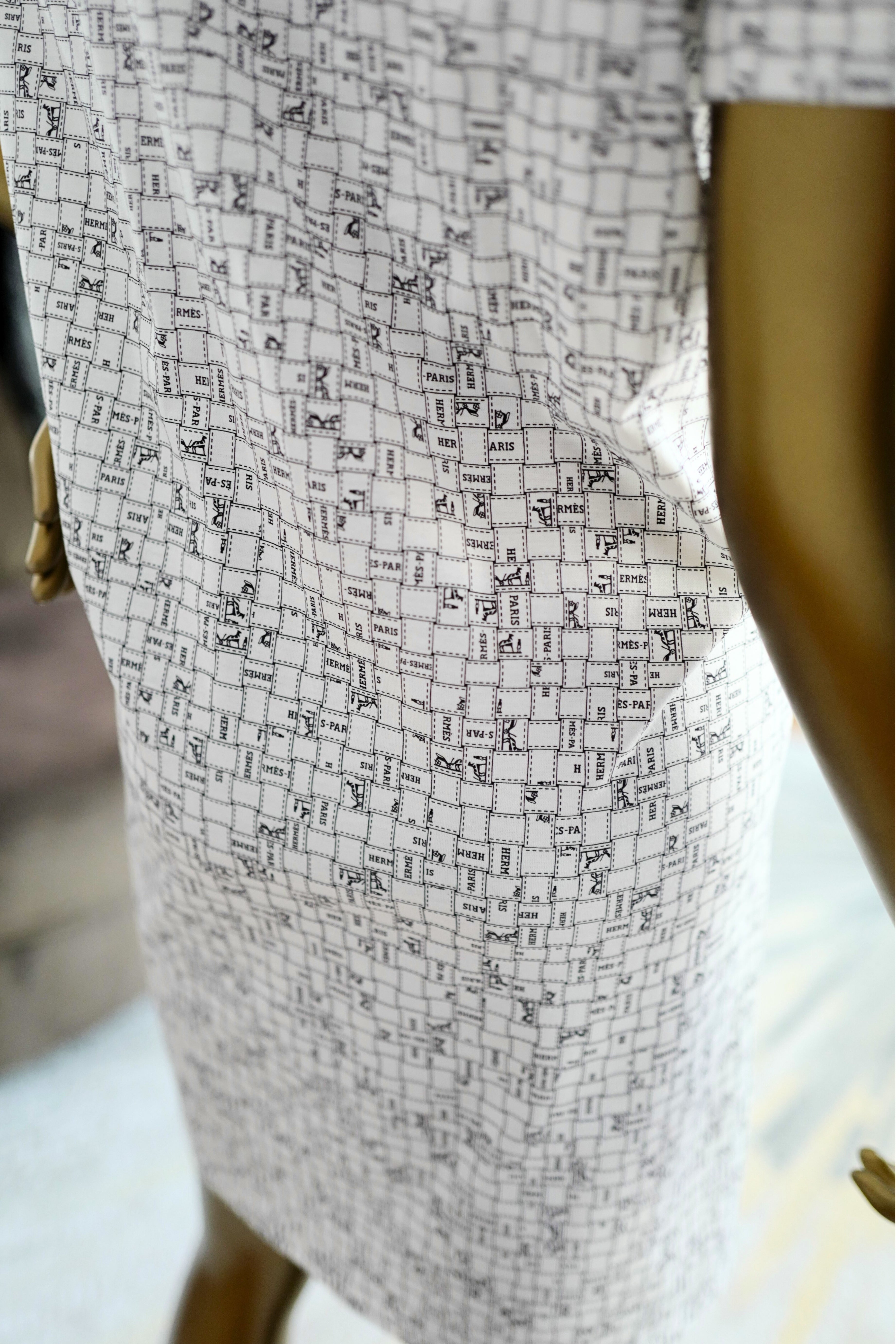 NEW Hermès Robe Droite Imprimée Bolduc au Carre Blanc Casse size 38