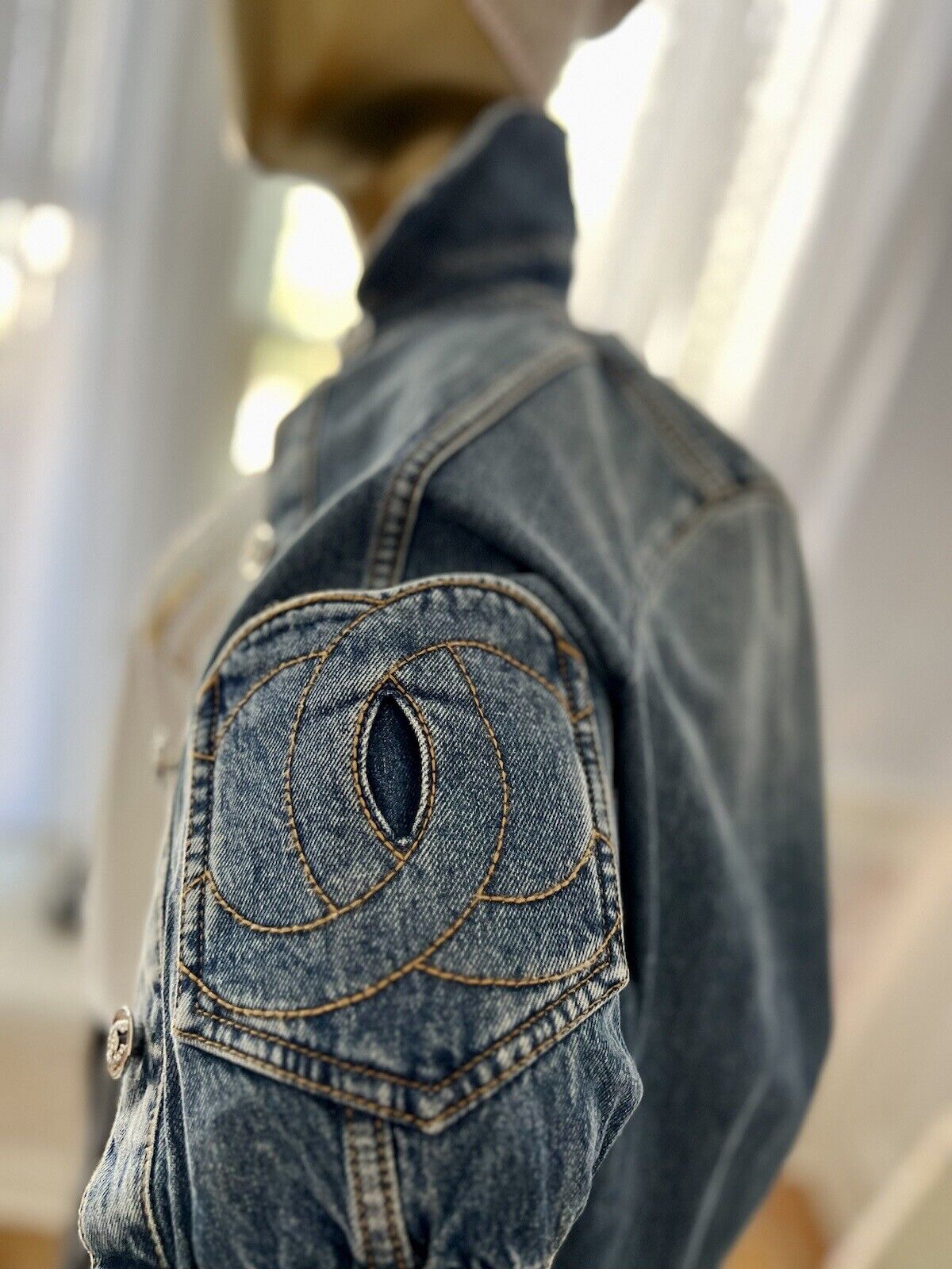 NEW Chanel 24P Blue Jeans Denim Jacket CC Logo Size 36