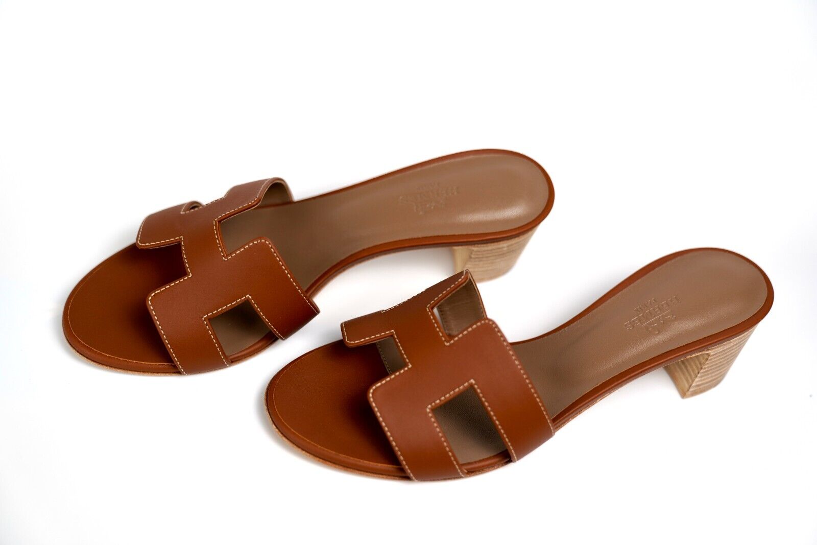 Hermes Oasis Sandal in Brown Gold Calfskin - Gold Size 38