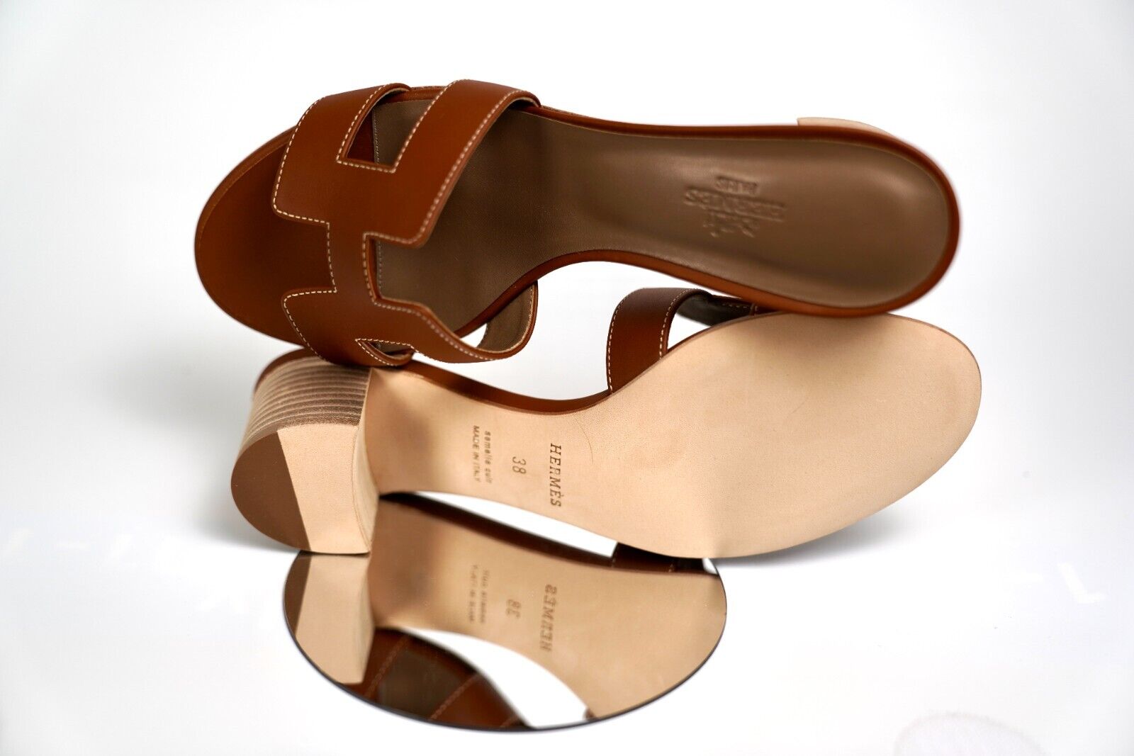 Hermes Oasis Sandal in Brown Gold Calfskin - Gold Size 38