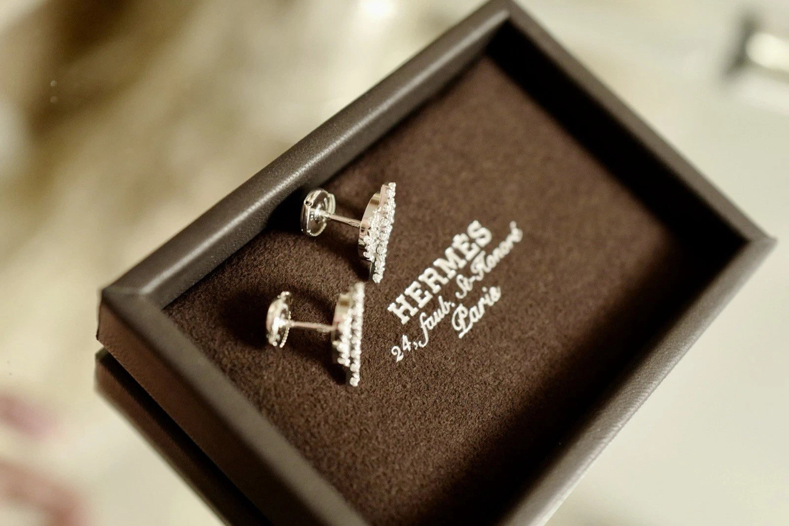 BNIB Hermes Finesse Earrings White Gold With Diamonds $11K Retail