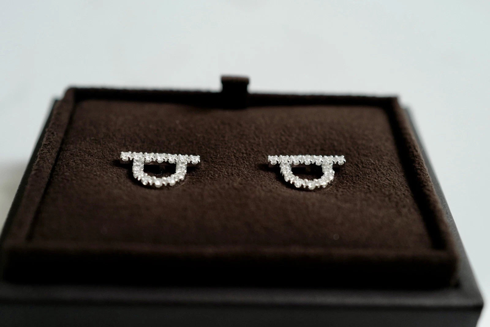 BNIB Hermes Finesse Earrings White Gold With Diamonds $11K Retail