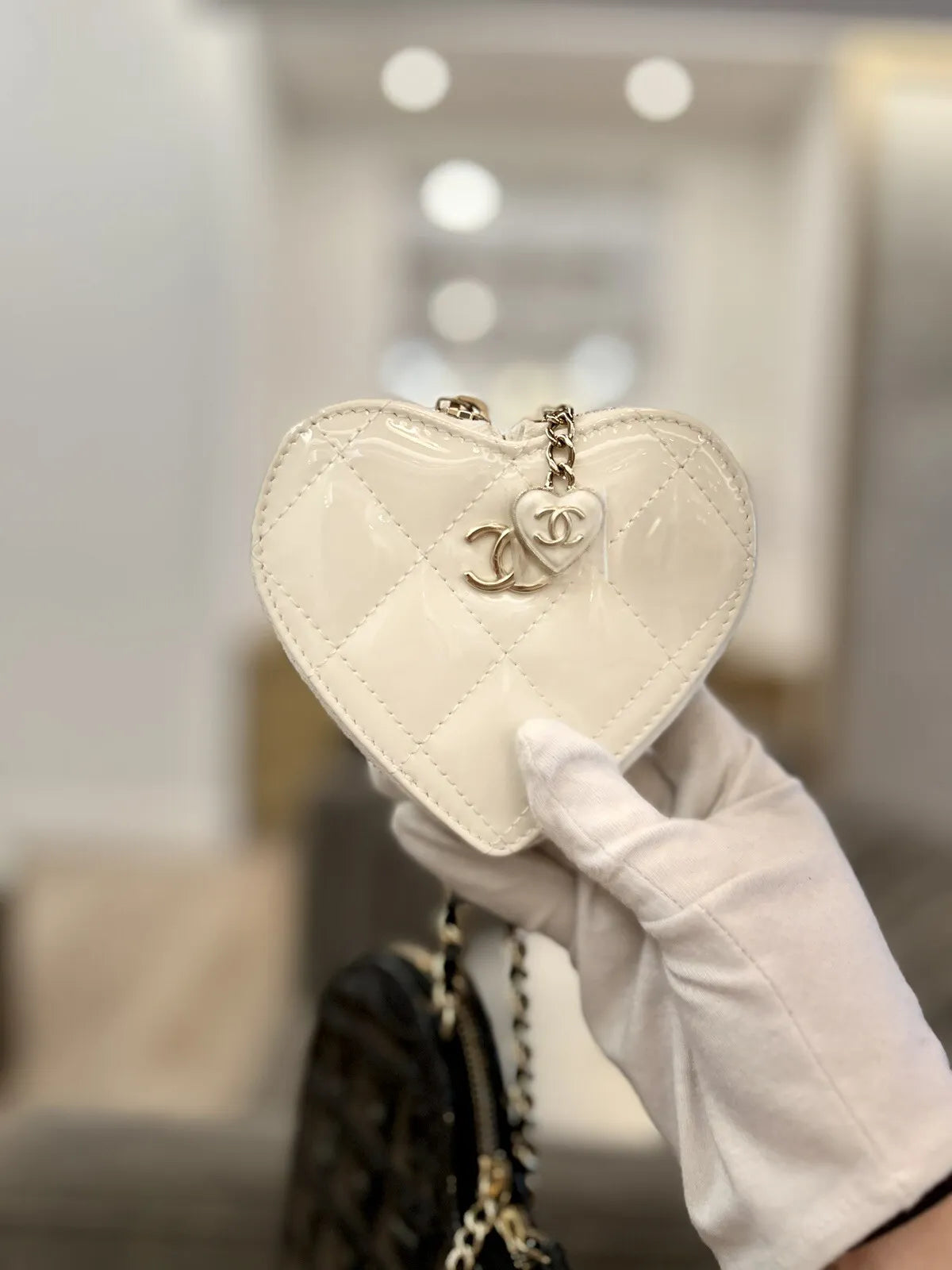 CHANEL 23P Patent Calfskin Resin Quilted CC Heart Clutch With Gold Hardware BNIB