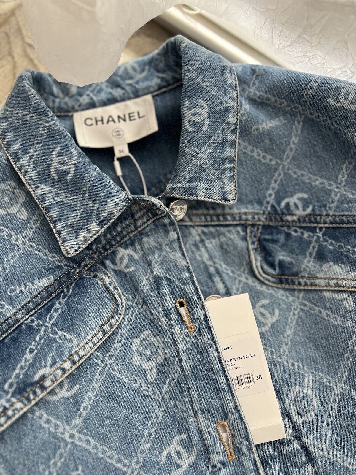 NEW Chanel 23A Blue Jeans Denim Jacket CC Logo camellia Flower Print Size 36