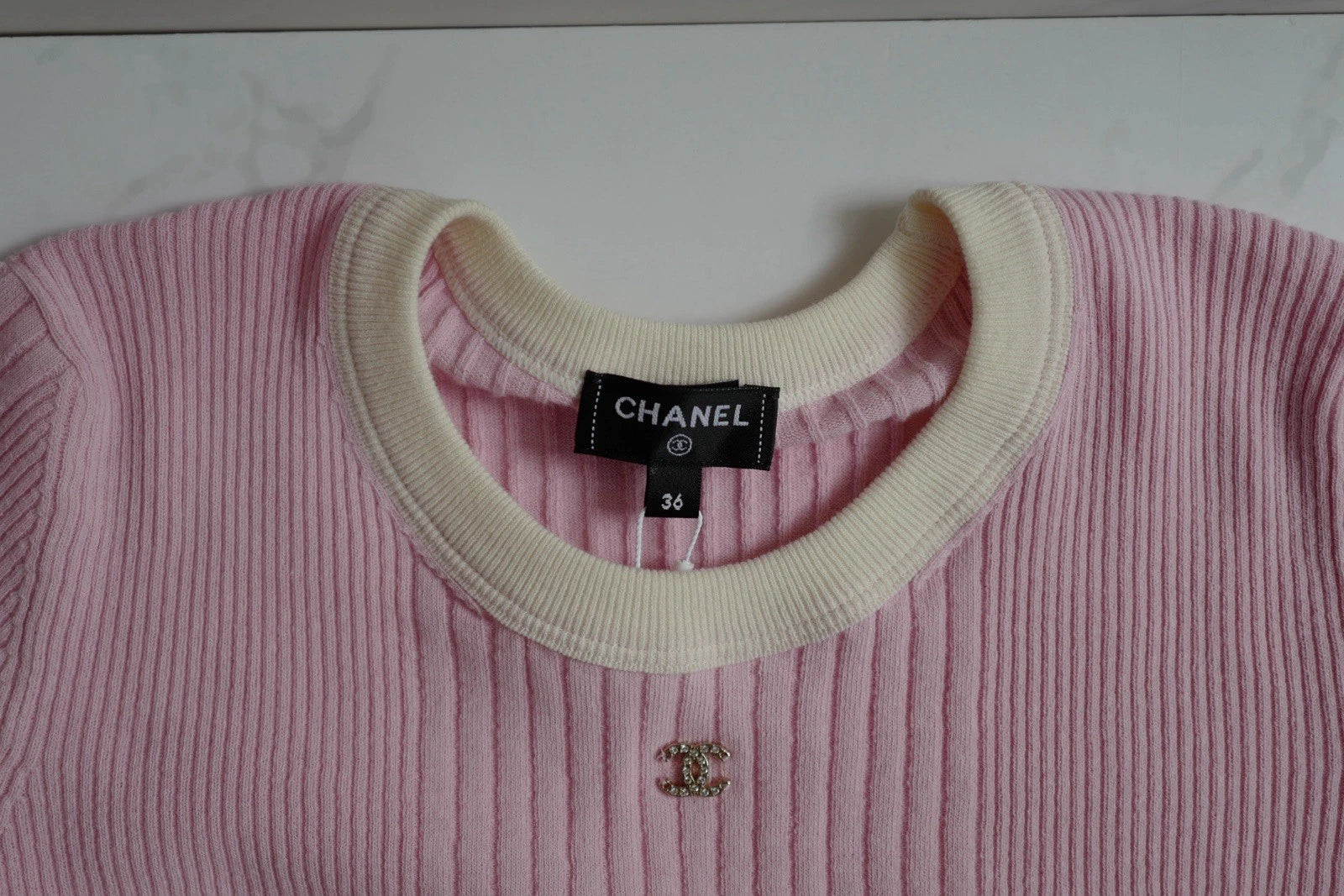＊着回し抜群♪＊【CHANEL】ココビーチ Tシャツ ピンク NEW Chanel Coco Beach 2025 Collection T-Shirt Pink size 36