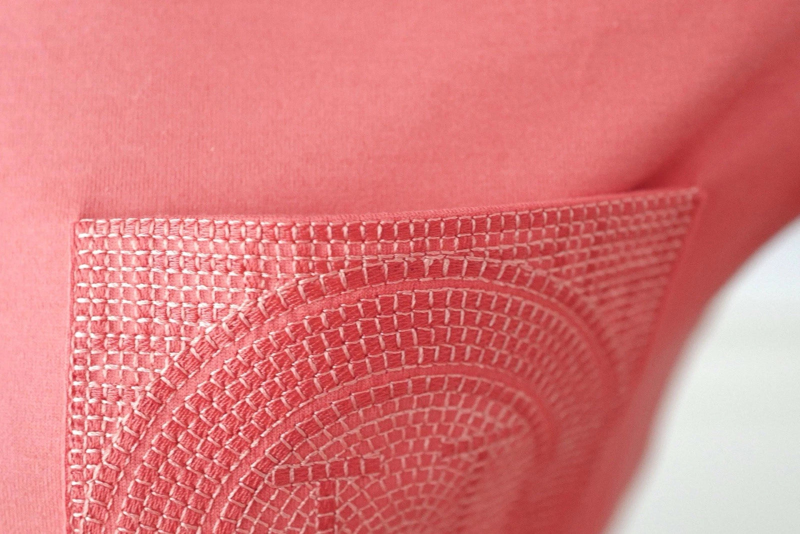 NEW Hermes Embroidered Pocket Straight T-shirt Vermillion Rose size 36