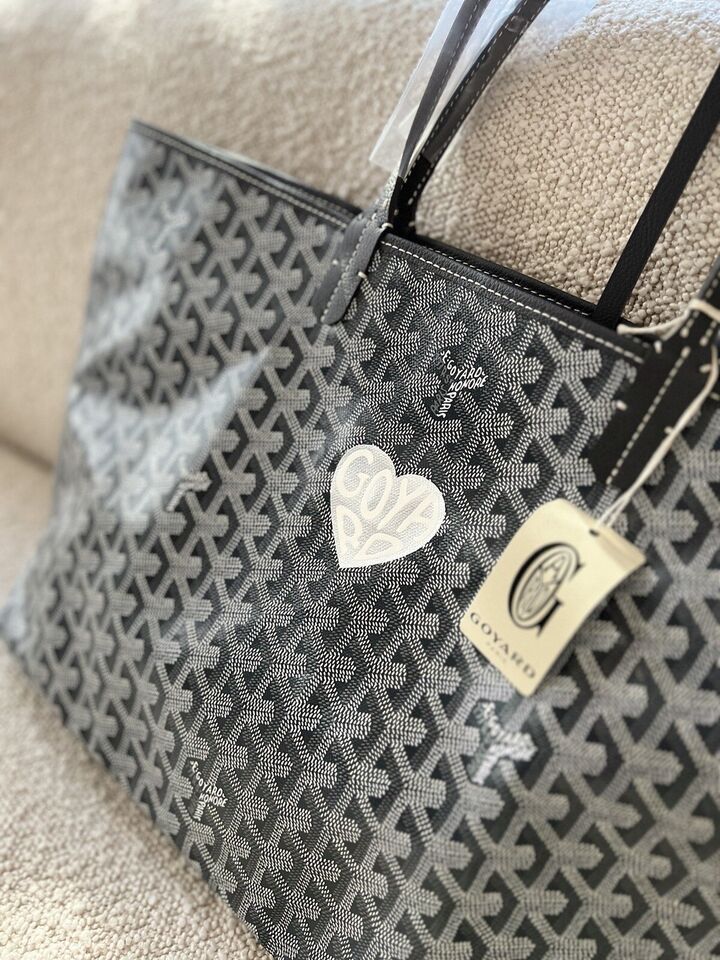 Goyard St Louis PM tote in grey Limited Edition Special Heart “Goyard”